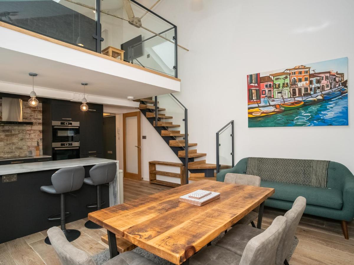 Pass The Keys Stunning 3 Bed Loft Style Apt With Free Parking Эдинбург Экстерьер фото