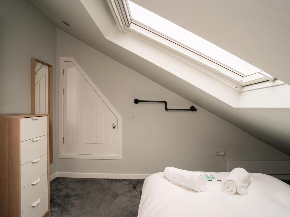 Pass The Keys Stunning 3 Bed Loft Style Apt With Free Parking Эдинбург Экстерьер фото