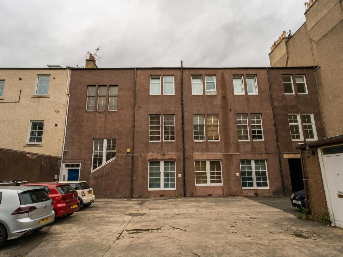 Pass The Keys Stunning 3 Bed Loft Style Apt With Free Parking Эдинбург Экстерьер фото